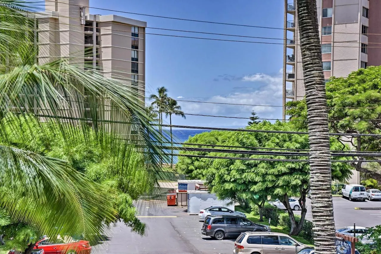 Chic West Maui Condo With Pool - Walk To Beach! location
